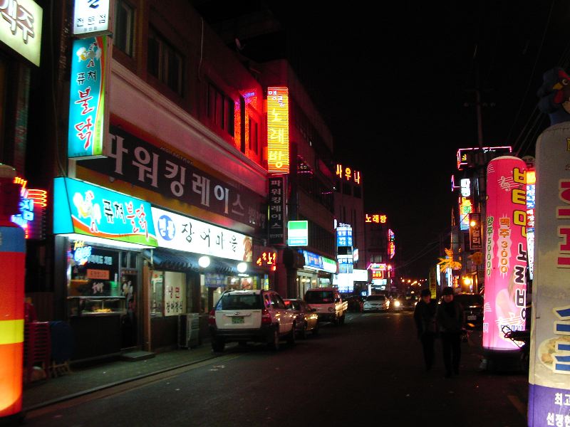 03_hotel_neighborhood_in_seoul.jpg